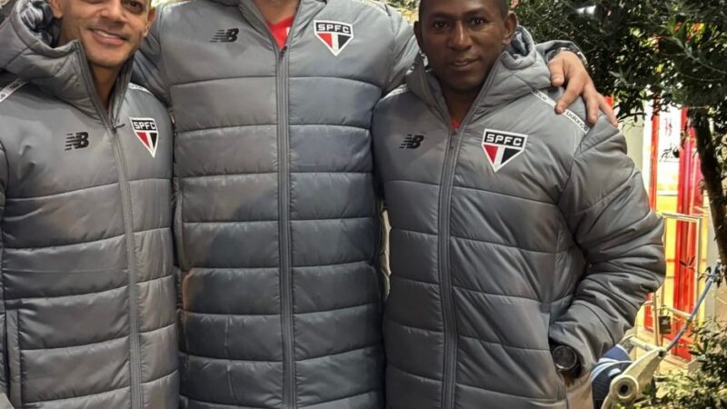 Com Lugano, Josué e Mineiro, São Paulo faz produção em Tóquio para o lançamento de novas camisas