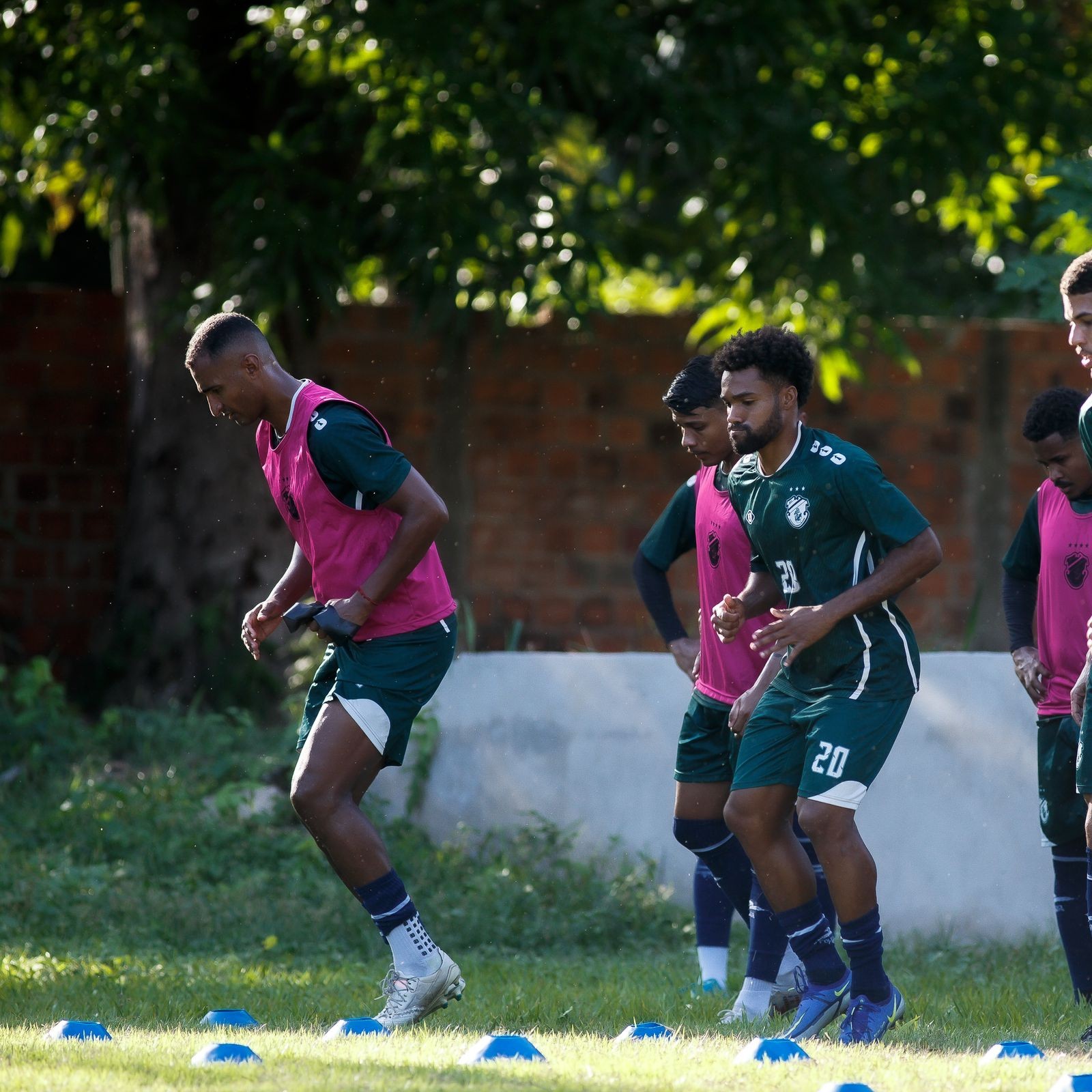 Altos realiza penúltimo treino antes de amistoso com baixa na defesa; veja programação do clube