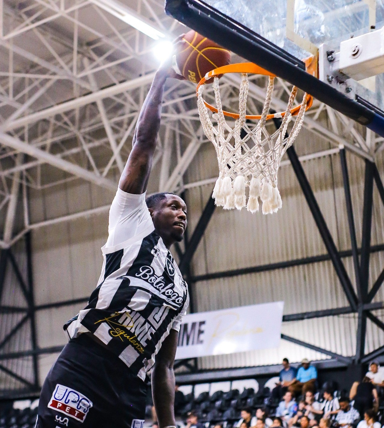 Botafogo tem grande atuação coletiva e vence o Mogi no início do returno do NBB