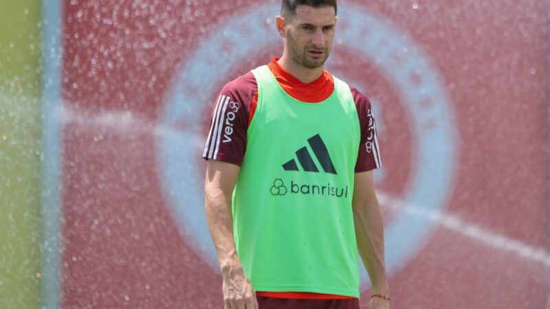 Alario rescinde com Inter e é anunciado por clube argentino