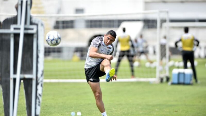 Ponte Preta fecha com zagueiro chileno e conclui retorno de Danilo Barcelos