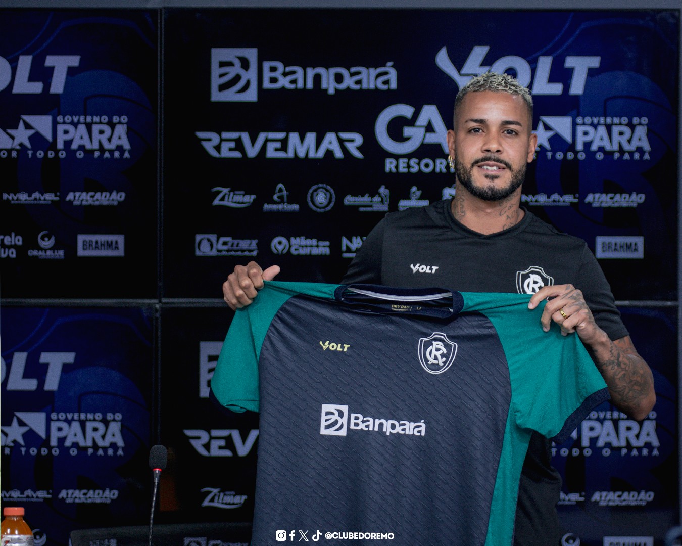 Remo apresenta atacante Maxwell: “Nosso elenco chega muito forte”