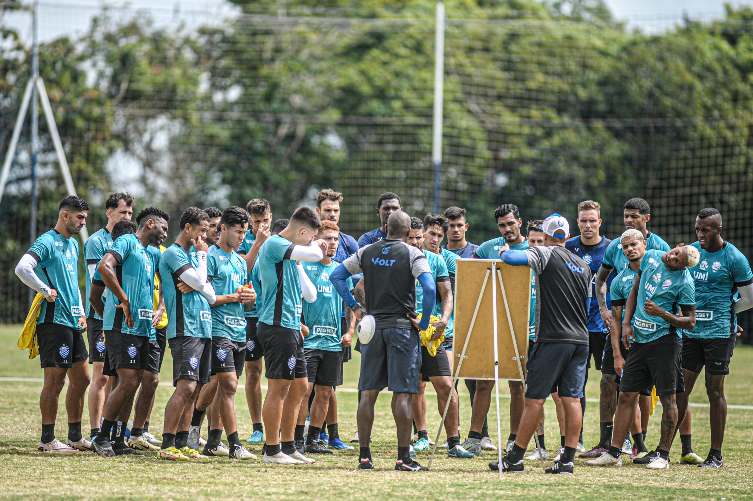 Diretor de futebol do CSA explica atraso de pagamentos e aguarda CBF para quitar salários