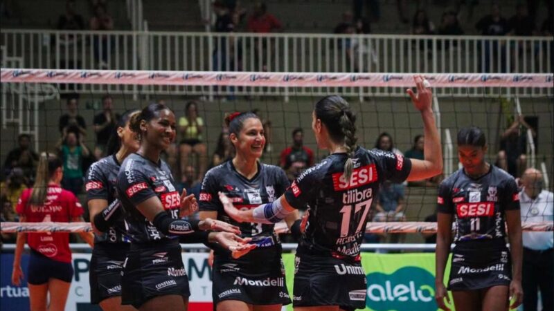 Sesi-Bauru vence o Paulistano Barueri e se mantém no G-4 da Superliga Feminina