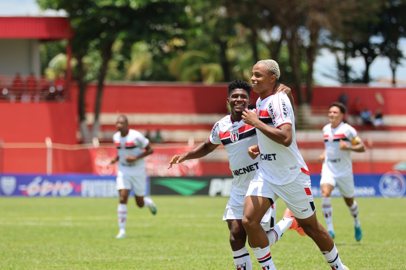 Botafogo-SP goleia Tuna Luso e avança para o mata-mata da Copinha