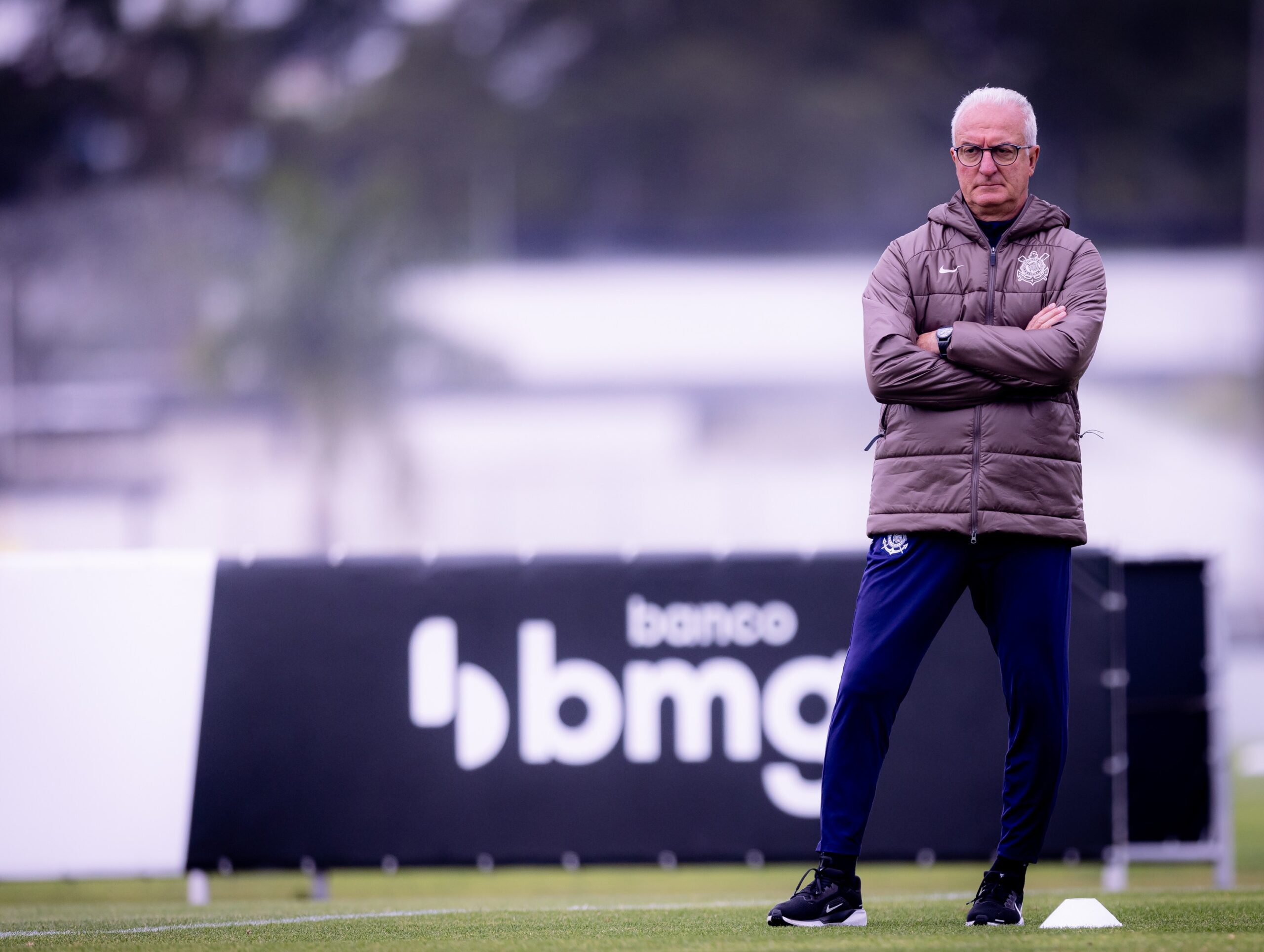 Ainda sem Memphis, Corinthians faz primeiro treino tático para jogo contra o Flamengo