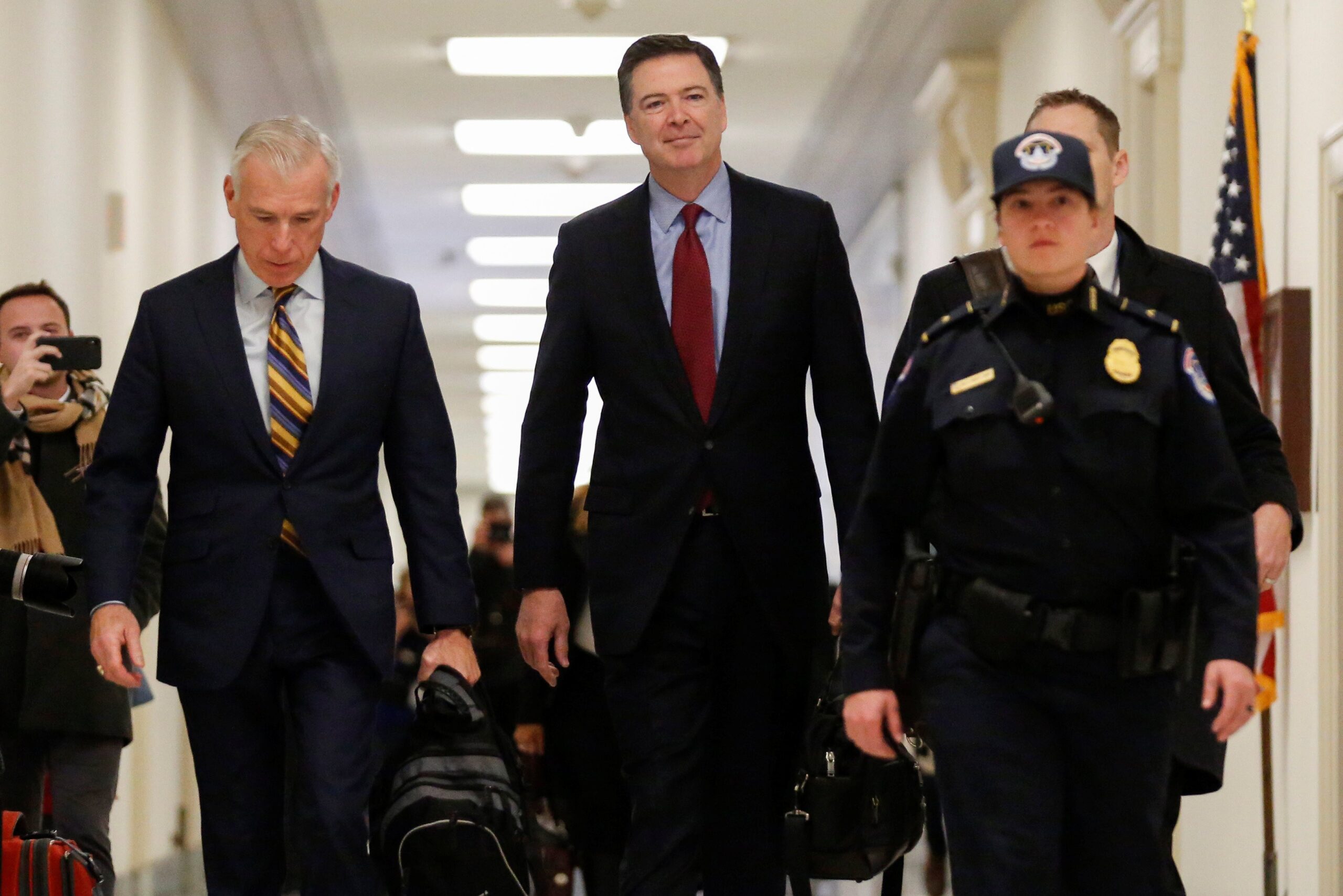 Governo Trump indicia ex-chefe do FBI James Comey, crítico do presidente