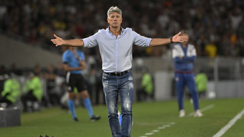 Renato comenta gritos de burro e anuncia saída do Fluminense: “Com as redes sociais, acabou o futebol”