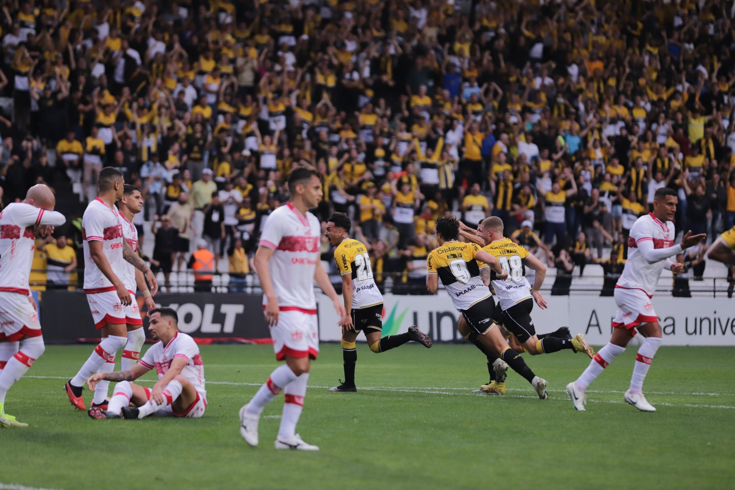 Criciúma e Athletico-PR mantêm a liderança do returno da Série B; Cuiabá sobe seis posições