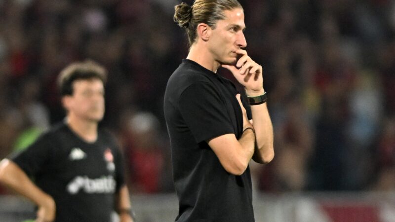 Filipe Luís analisa empate do Flamengo