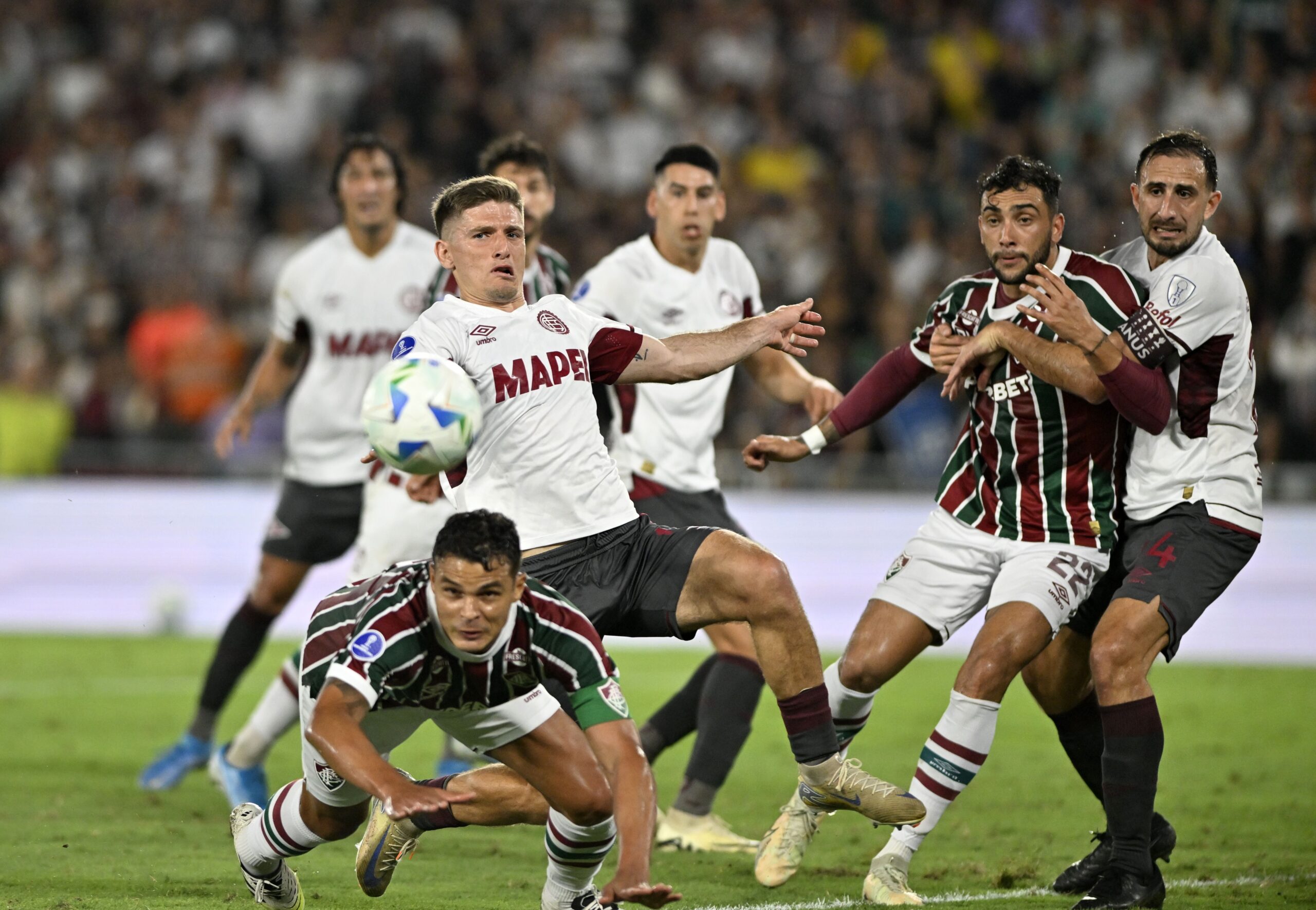 Fluminense volta a se perder do ‘espírito das Copas’ em bisonha eliminação