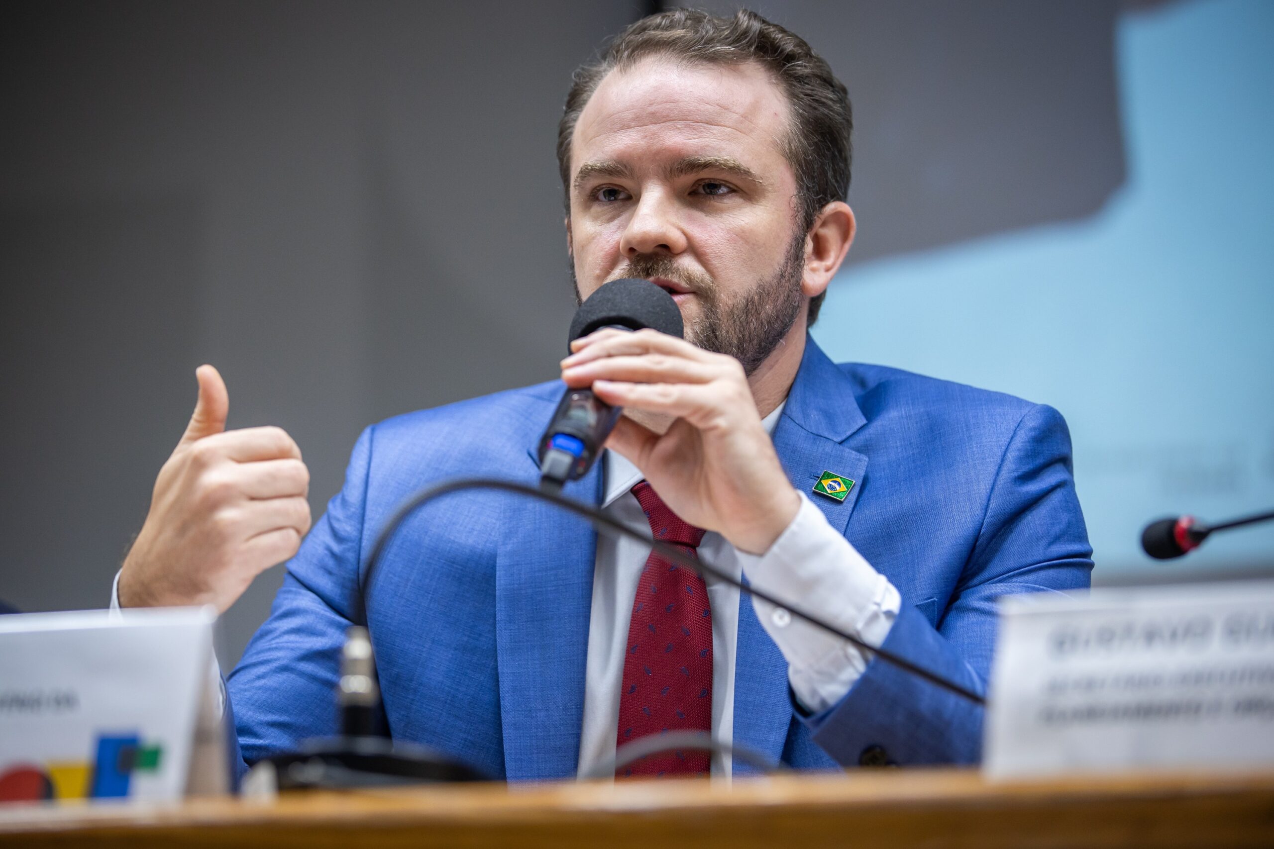 Fazenda ‘não vê com bons olhos’ ajuda aos Correios com aportes do Tesouro, diz secretário