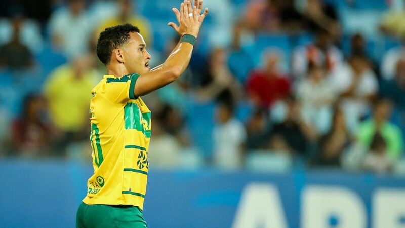 Atuações do Cuiabá: Bruno Alves empata e Juan Christian decide com golaço; dê suas notas