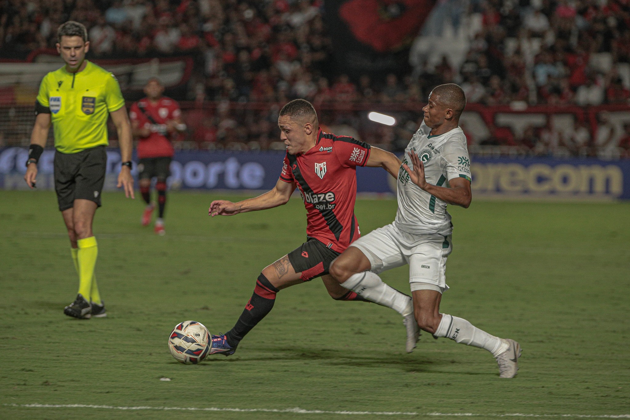 Goiás e Atlético-GO fazem clássico decisivo; veja o que está em jogo para cada equipe