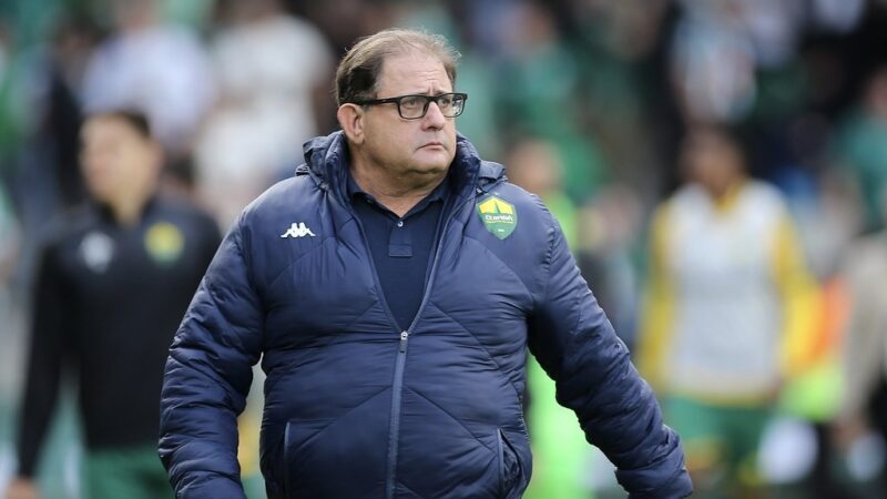 Remo anuncia Guto Ferreira como novo treinador