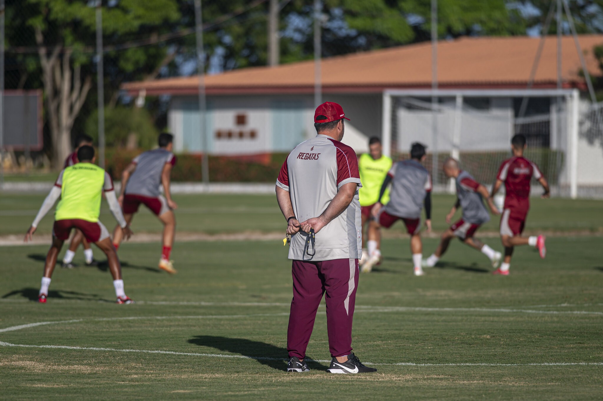 Escalação do CRB: com dois atletas suspensos e retorno de atacante, Barroca vai mudar equipe