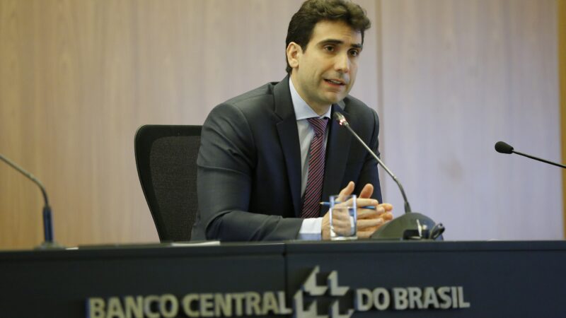 ‘BC não pode agir com emoção’: Galípolo explica por que Copom manteve Selic a 15%