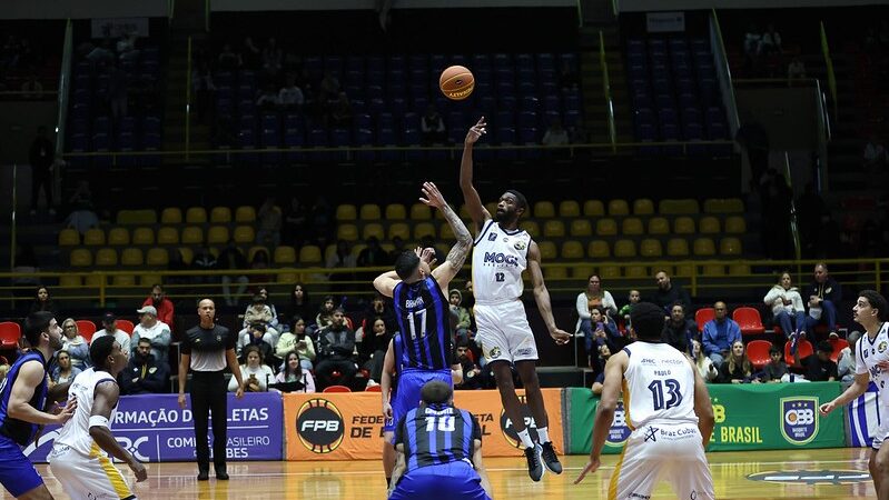 Mogi visita o Pinheiros e inicia série por vaga na final do Paulista de basquete