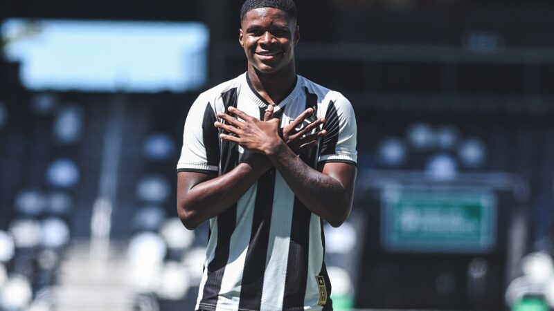 Quem é Kadir? Conheça atacante panamenho que está há um ano no Botafogo e é novidade contra o Grêmio