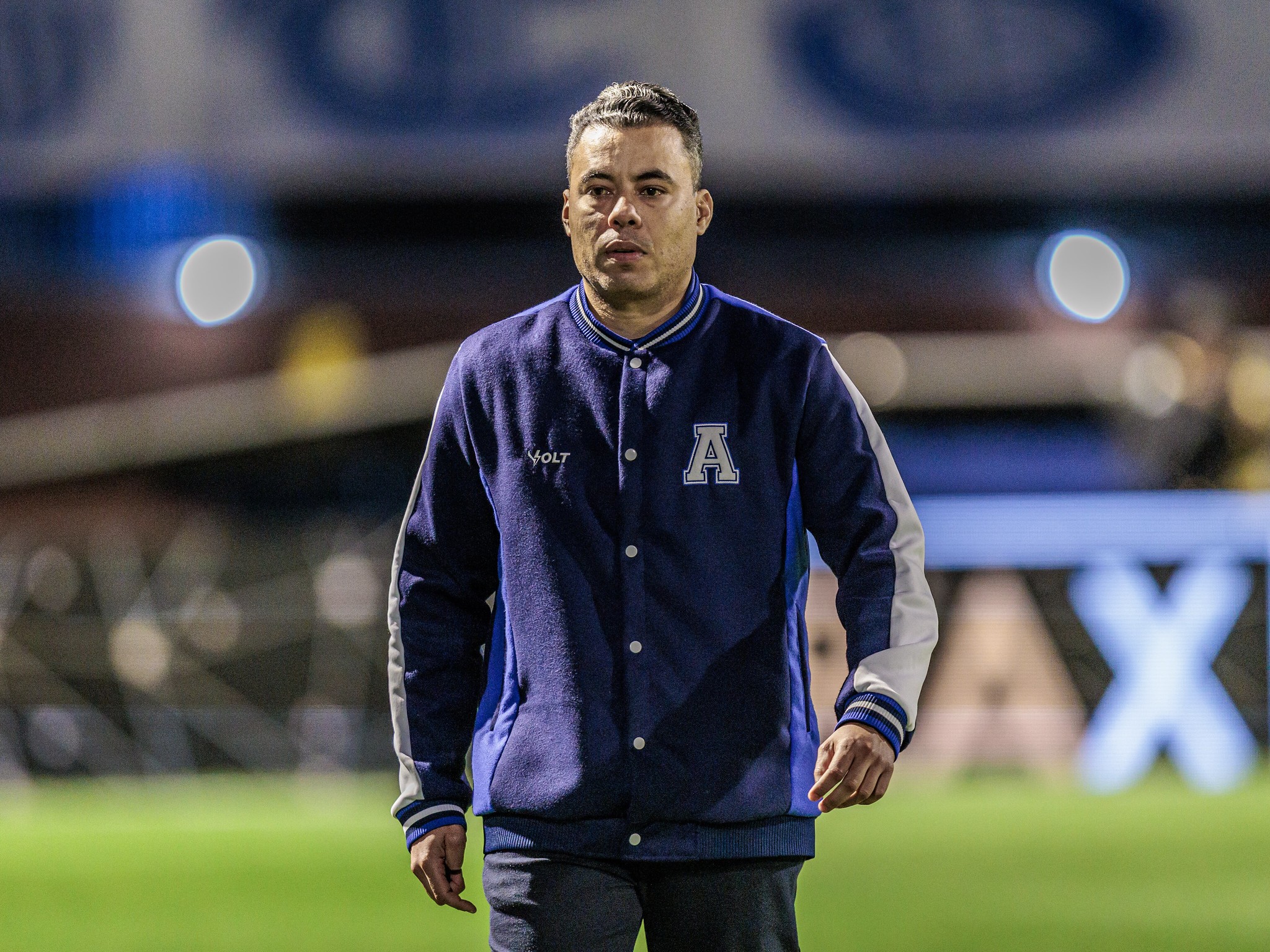 Vitória avança para contratar Jair Ventura, treinador do Avaí