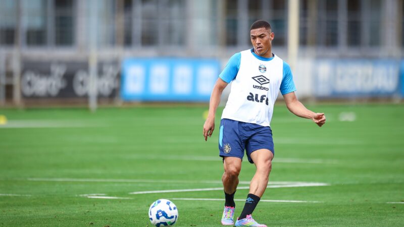 Veja como o Grêmio planeja as voltas de Carlos Vinicius e Cuéllar