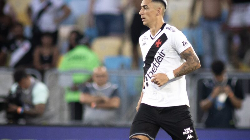 Improvisado, Puma dá conta do recado e ganha pontos com Diniz no Vasco: “Tem marcado muito bem”