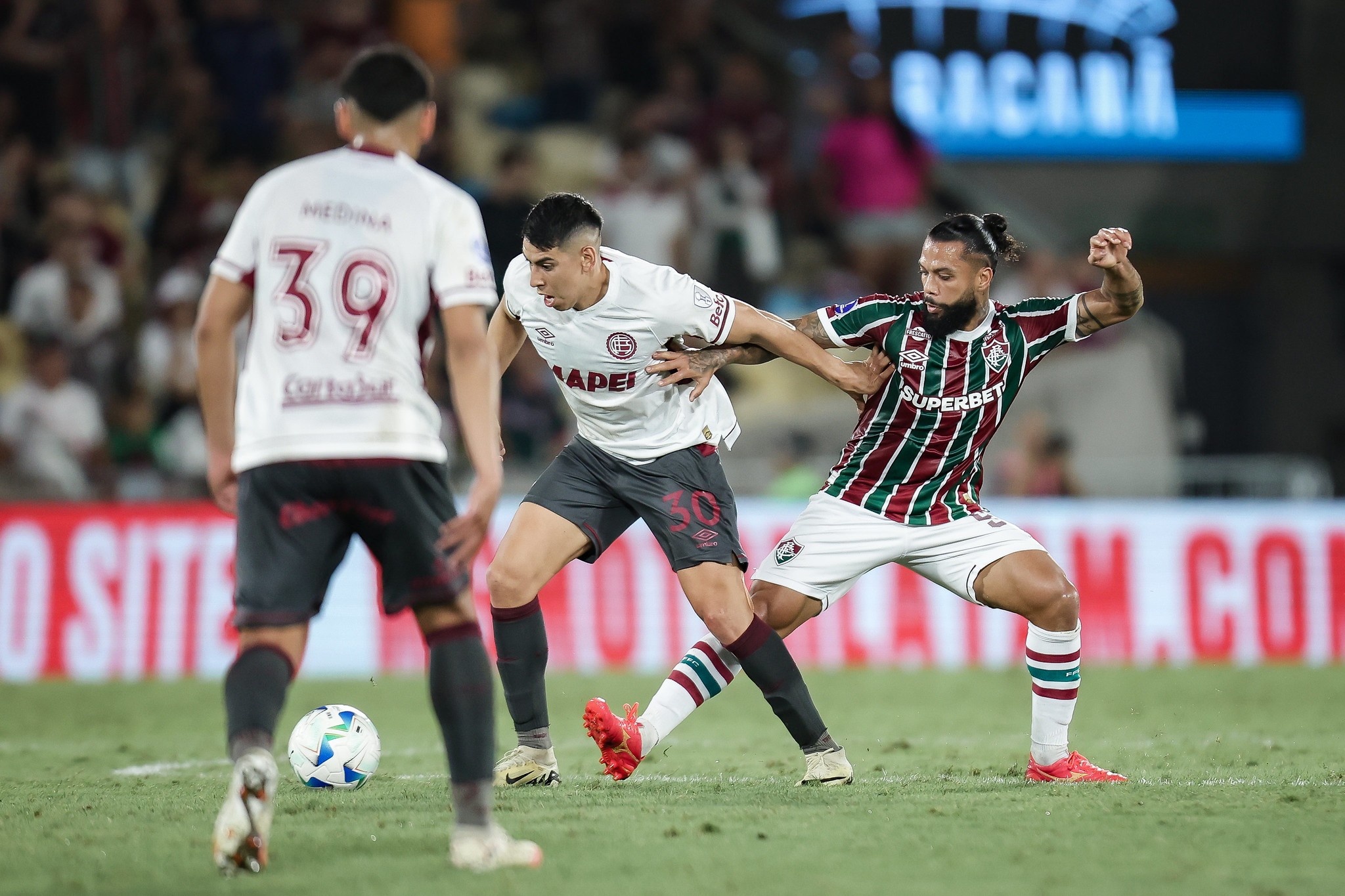 Otávio diz entender saída de Renato e admite que Fluminense sente as vaias: “Torcedor jogando contra”