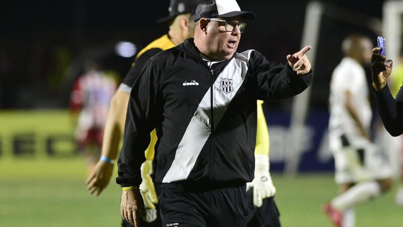 Invicto, ex-Santos sobe a Ponte e desafaba: “As pessoas no futebol são muito maldosas”