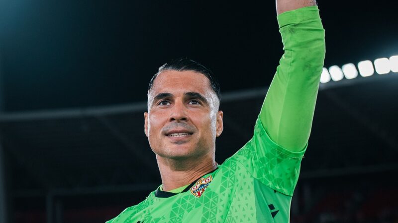 Goleiro empreendedor: espanhol abre empresas e investe em inteligência artificial por futuro pós-futebol