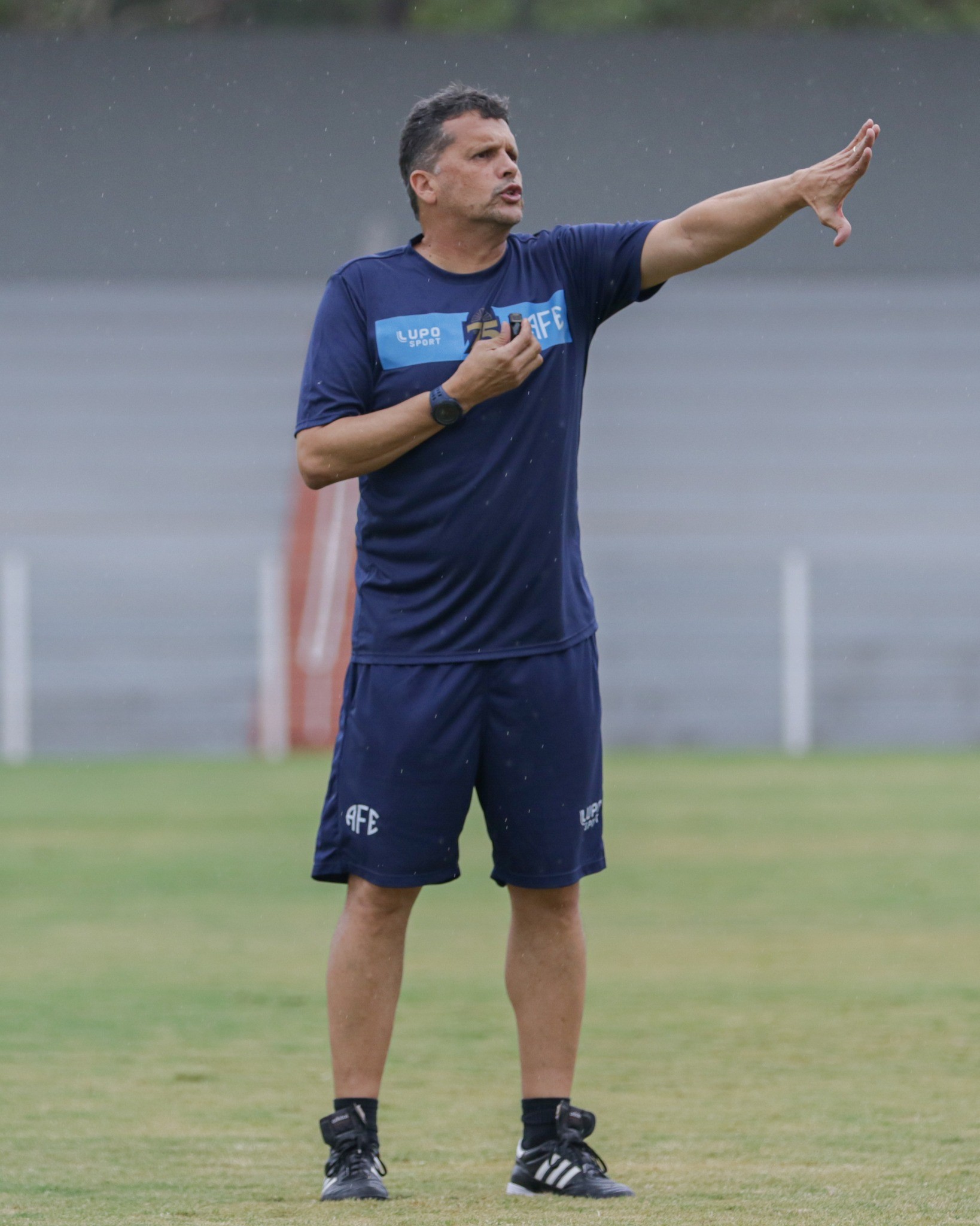 Claudinei projeta mudanças graduais na Ferroviária e aprova atuação contra Avaí