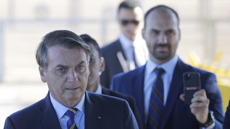 O efeito bumerangue atinge a família Bolsonaro