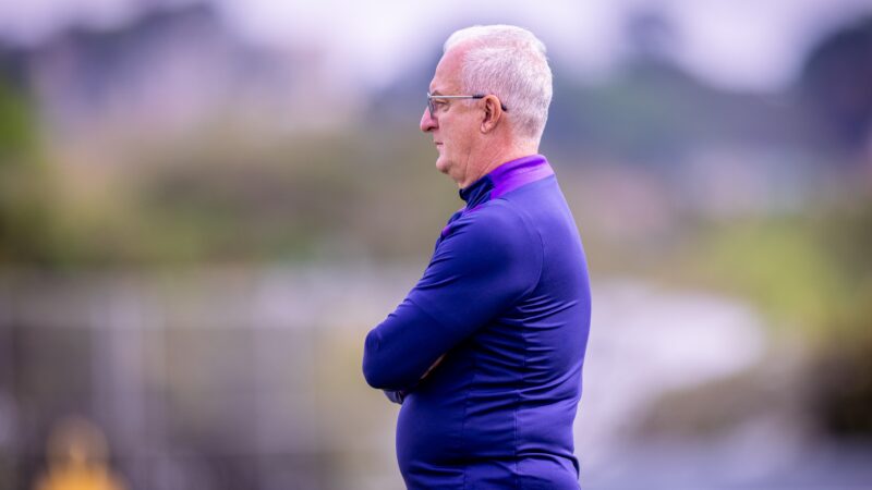 Corinthians se reapresenta com atividade para os reservas; Memphis fica na fisioterapia