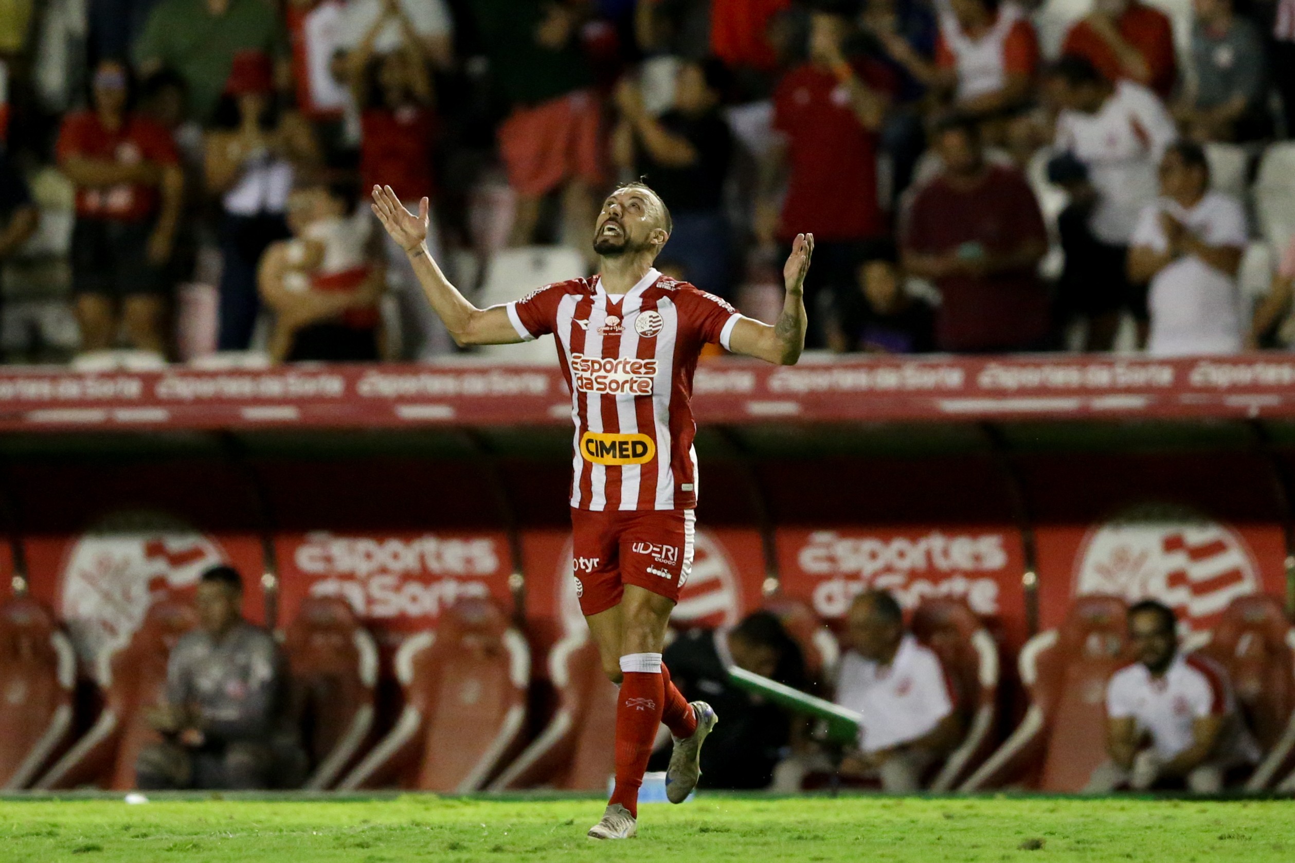 Vice-artilheiro do Náutico em 2025, Paulo Sérgio volta a ser relacionado após um mês e meio