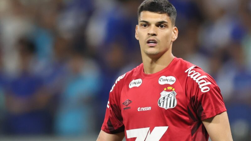 “Loucura”, raça e liderança: como Gabriel Brazão virou peça-chave por reação do Santos no Brasileirão