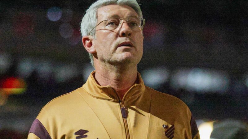 Em alta no Athletico, Odair Hellmann agrada ao Inter, mas despista: “Focado em subir”