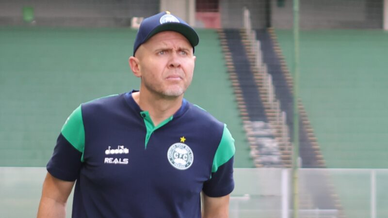 Mozart afasta clima de terra arrasada no Coritiba e reage a vaias da torcida: “Torcedor do Batel”