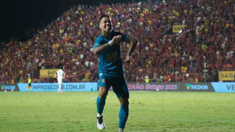 Apoio de psicólogo e dancinhas no TikTok: como atacante do Sport superou depressão e vive boa fase