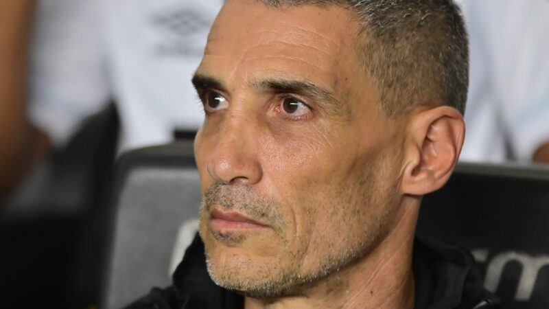 Vojvoda destaca vitória do Santos no clássico e lamenta lesão de Neymar: “Ele é o nosso líder”