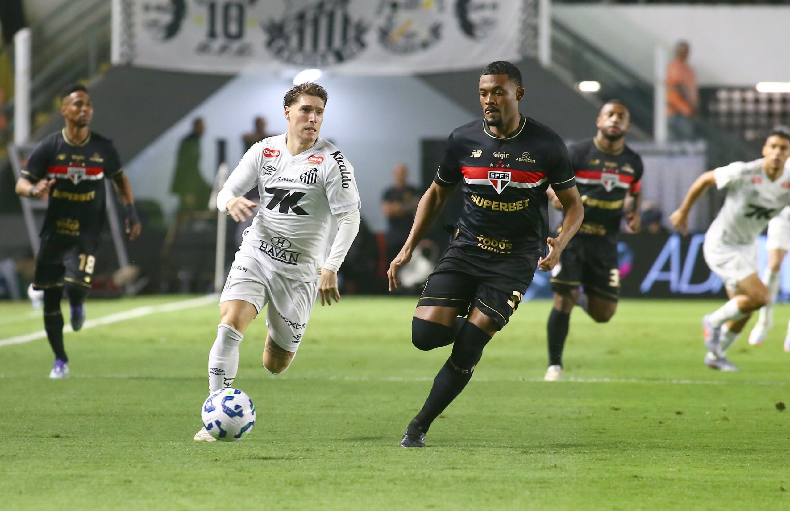 Atuações do São Paulo: Maílton é superado em gol, e Luciano perde chance clara; dê suas notas