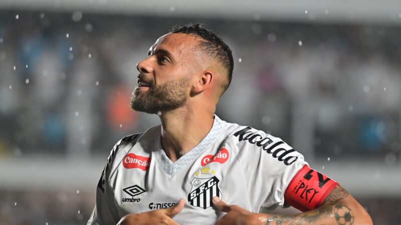 Guilherme dá a volta por cima no Santos e recebe apoio de Vojvoda: “Ótimo jogador”