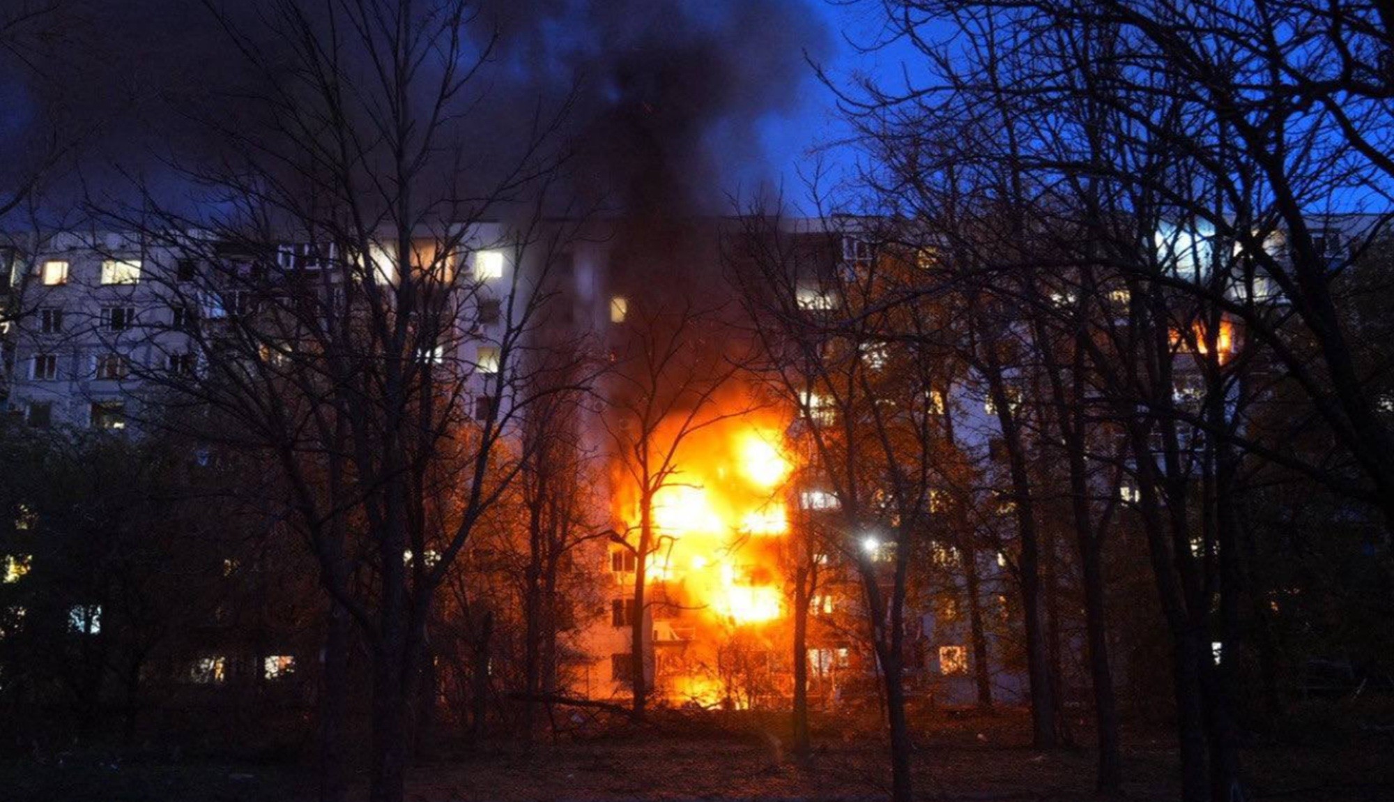 Rússia faz ataque aéreo contra cidades ucranianas e deixa 3 mortos em Kiev