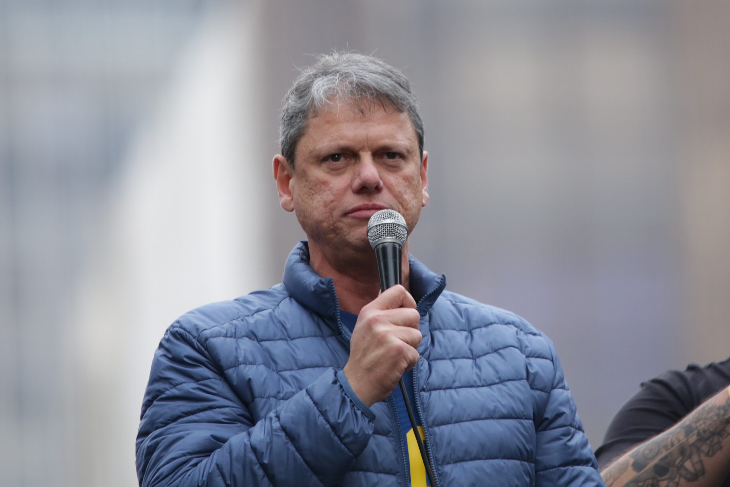 Tarcísio de Freitas está mais longe da candidatura a presidente da República, dizem aliados