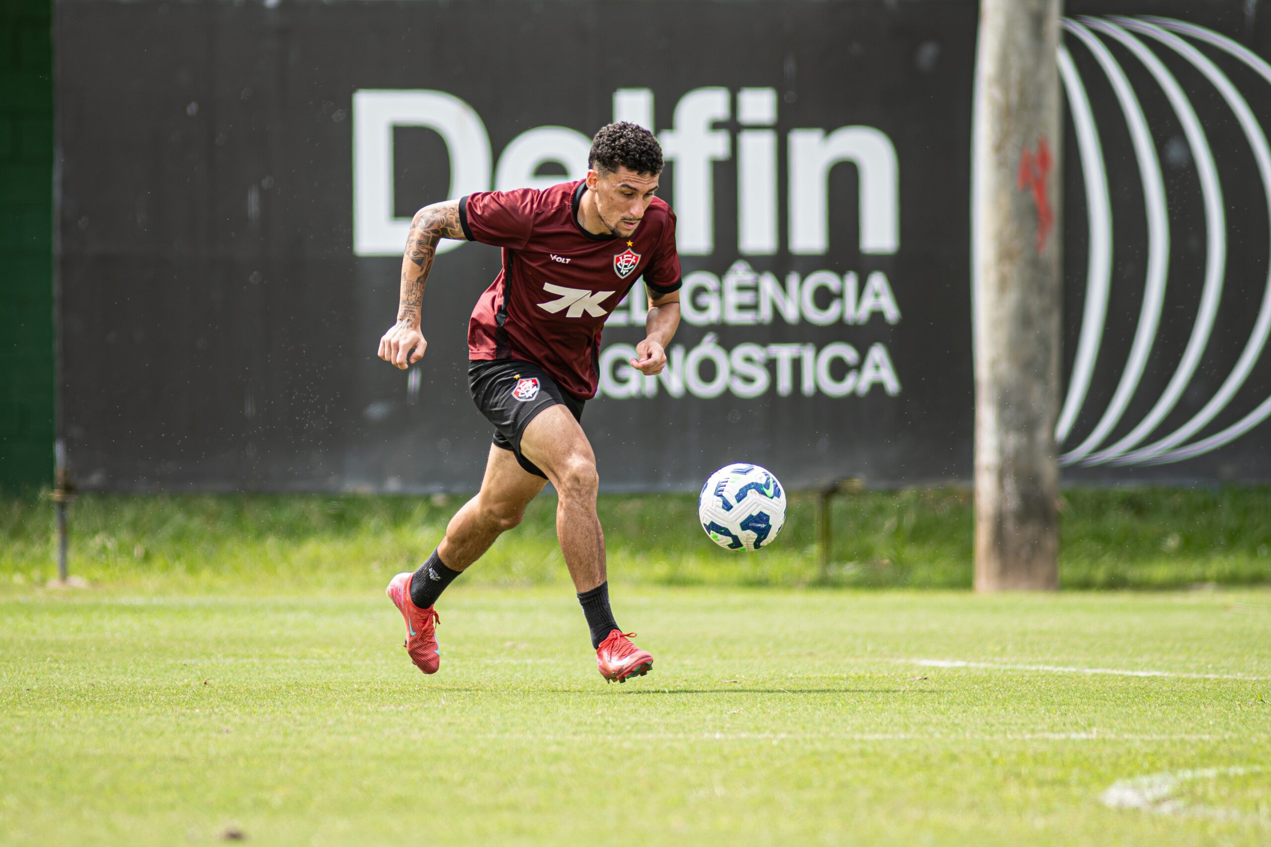 Vitória divulga relacionados com Baralhas e retorno de Yuri Sena para jogo contra o Grêmio