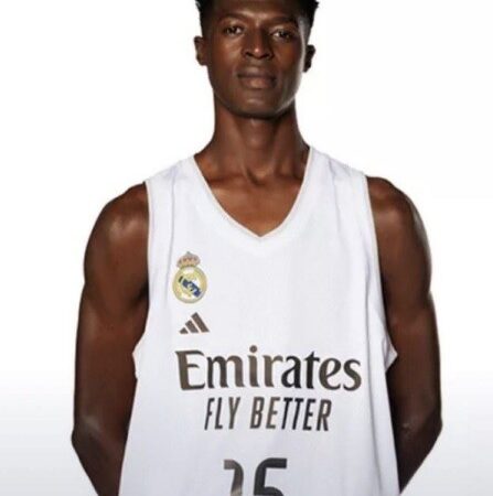 Real Madrid aposta em jogador de 11 anos e 1,98m para a equipe de basquete