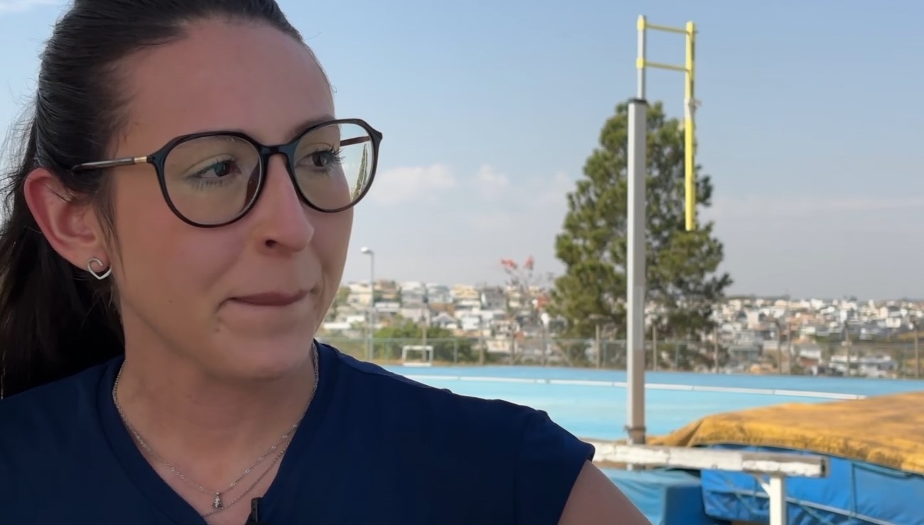 Apresentadora do GE se emociona em treino final e recebe apoio de Vanderlei Cordeiro