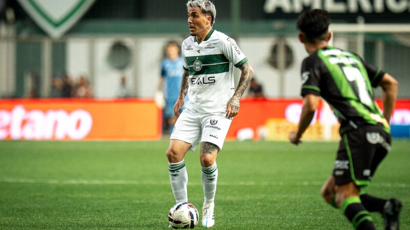 Josué retorna no Coritiba após lesão, e Mozart detalha estratégia para o meia pegar o Criciúma