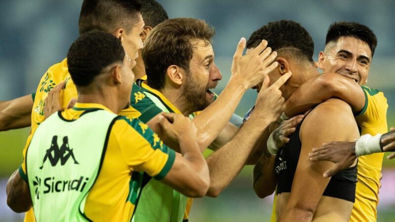 Análise: Cuiabá mostra força, vence terceira seguida em casa e mantém vivo sonho do acesso
