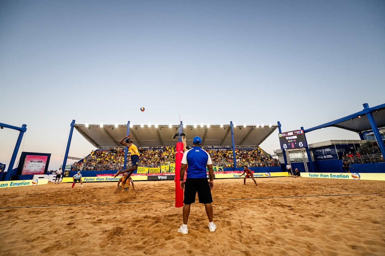 Brasileiros conquistam o Elite 16 de vôlei de praia; americanas faturam o título no feminino