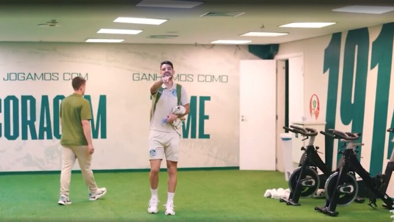 Veiga brinca com Flaco após vitória do Palmeiras: “Foi pra seleção argentina e voltou o Messi”