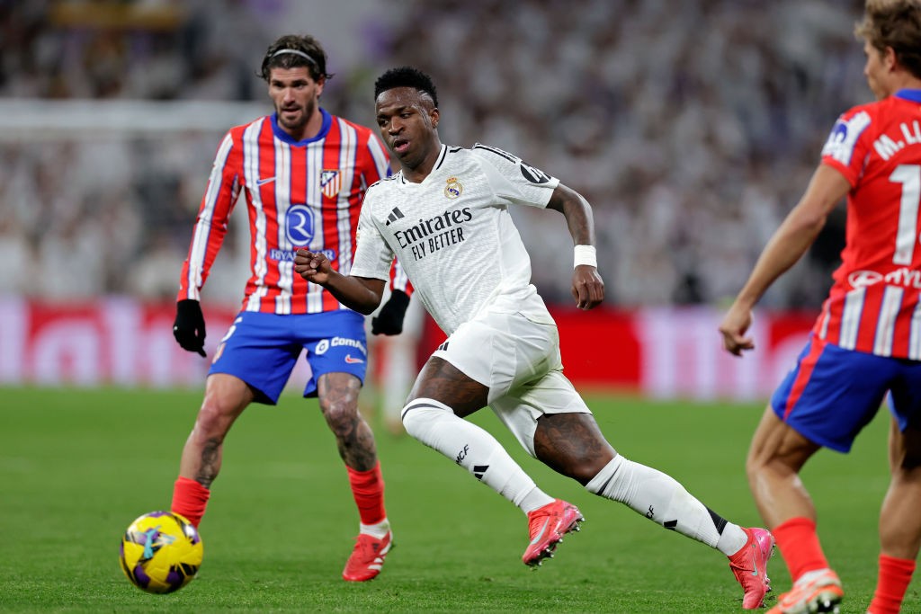 Xabi elogia Vini Jr., mas não garante titularidade em clássico: “Essencial para nós”